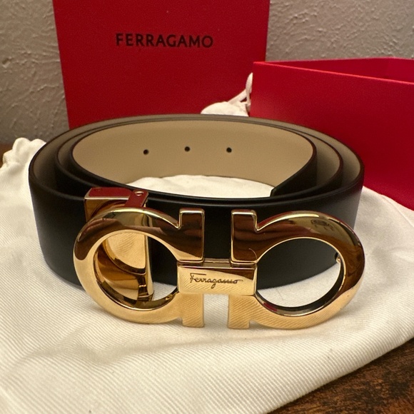 Women’s Ferragamo leather belt main image 4